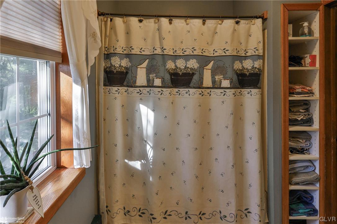 3372 Creek Road Northampton, PA 18067 - Photo 28 of 47 Gallery Image 28