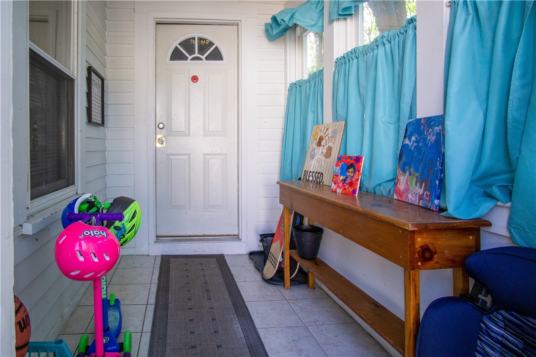 13 Beckside Road North Providence, RI 02911 - Photo 3 of 25 Gallery Image 3