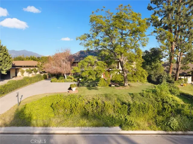 $4,580,000 | 900 North Gainsborough Drive, Pasadena, CA 91107