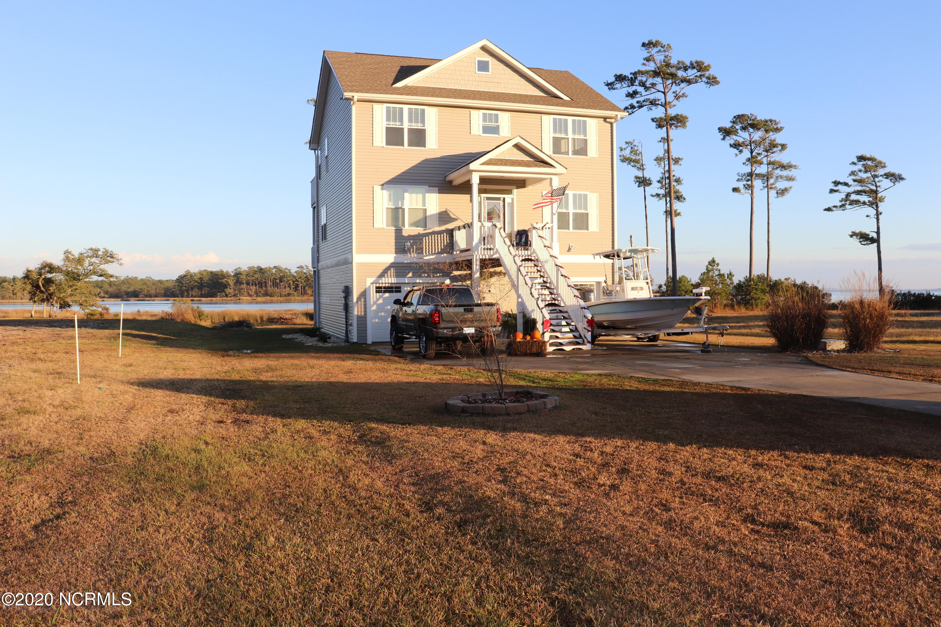 129 Mill Landing Point Road Newport, NC 28570 - Photo 2 of 33 IMG_1346