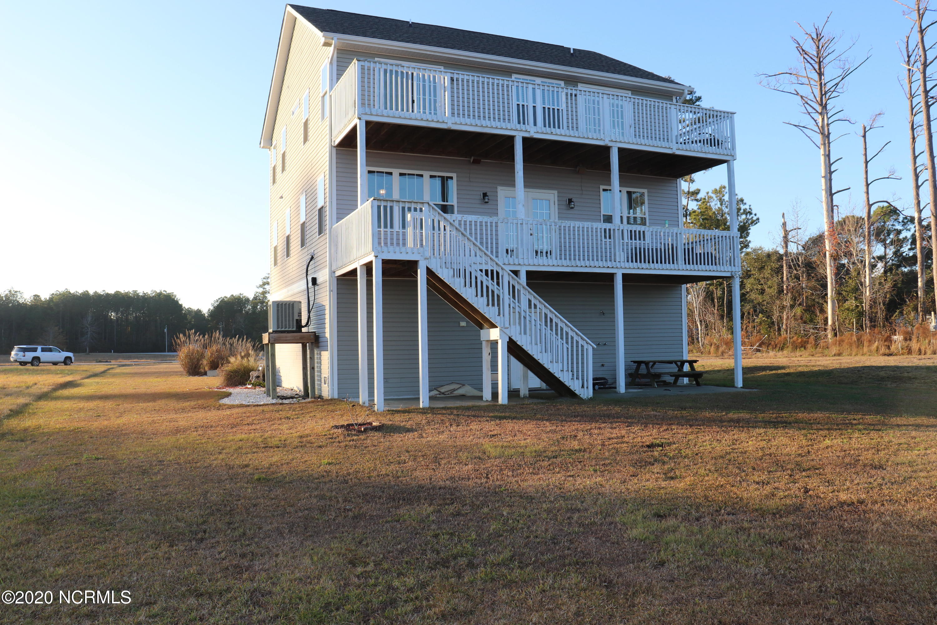 129 Mill Landing Point Road Newport, NC 28570 - Photo 4 of 33 IMG_1342