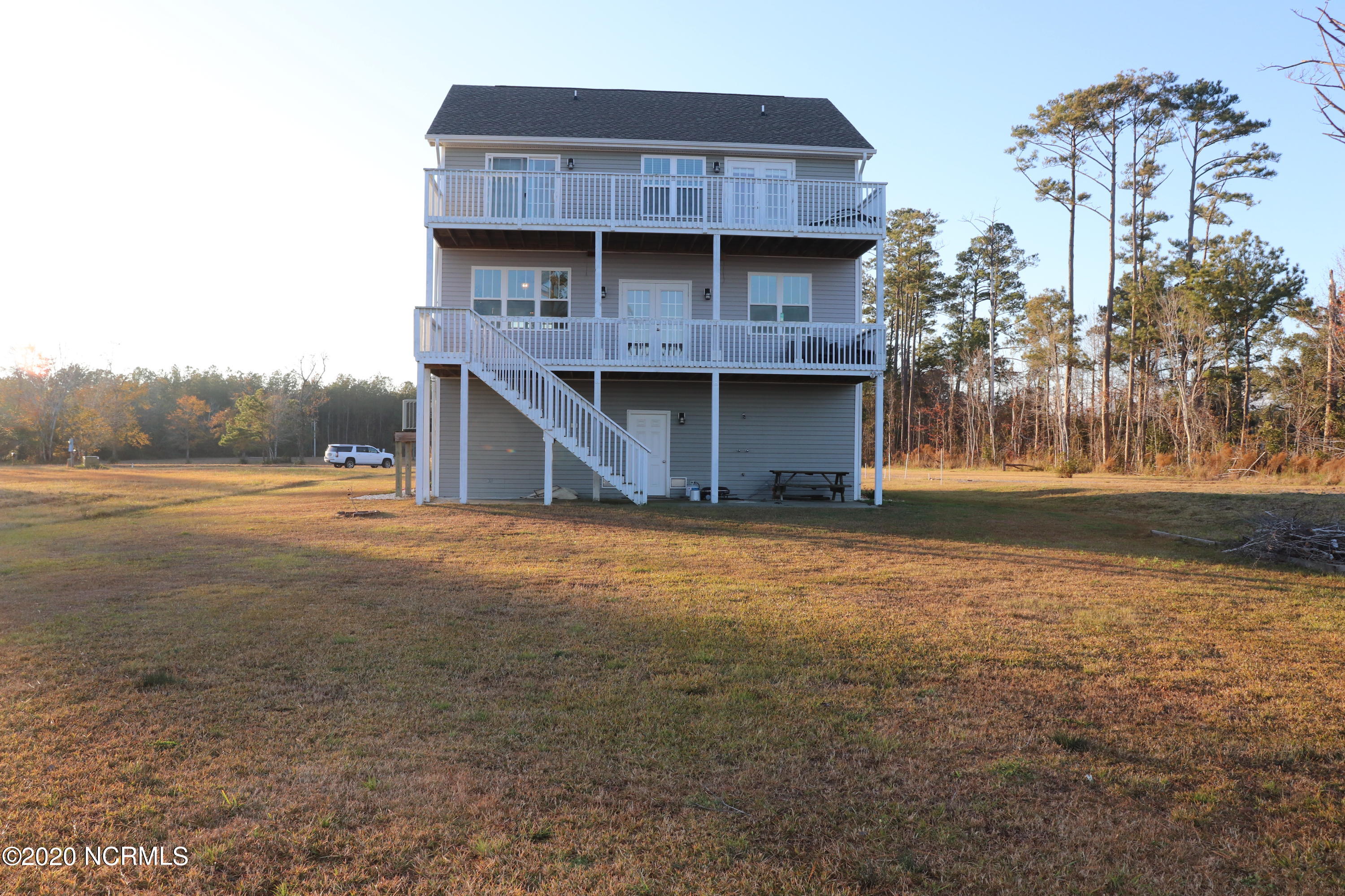 129 Mill Landing Point Road Newport, NC 28570 - Photo 5 of 33 IMG_1343