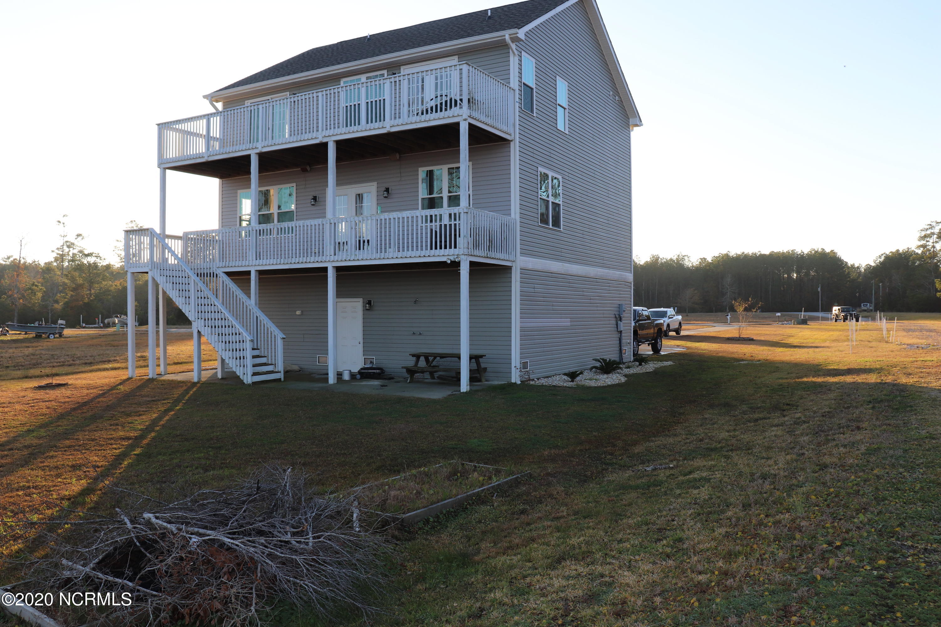 129 Mill Landing Point Road Newport, NC 28570 - Photo 6 of 33 IMG_1344