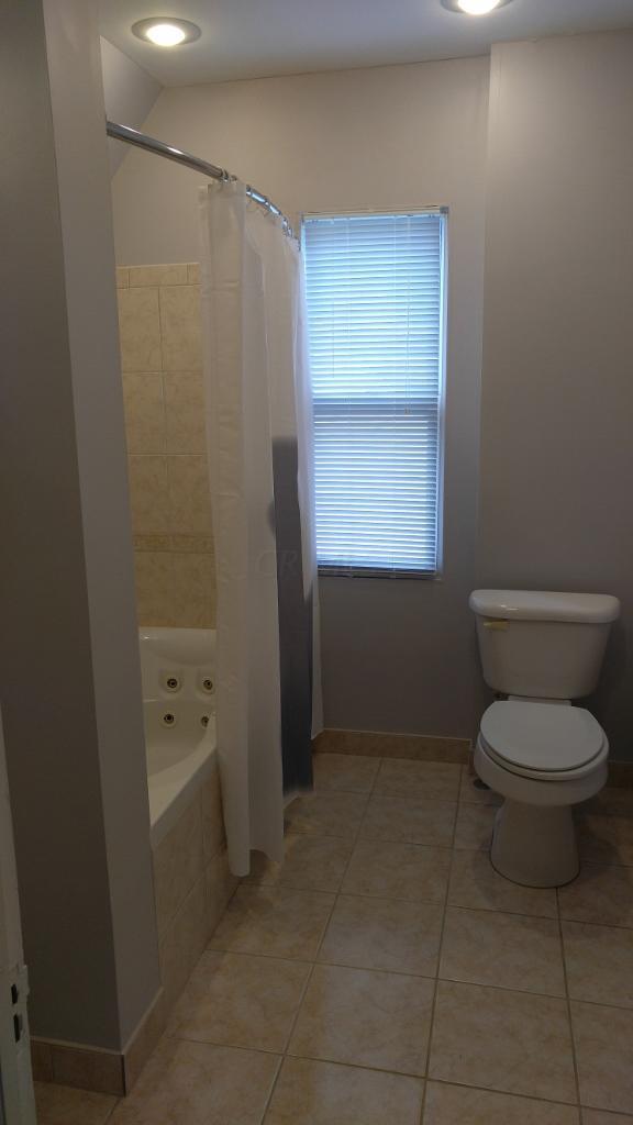 237 North Stanwood Road Columbus, OH 43209 - Photo 13 of 20