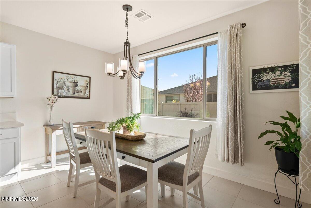 11174 Freedom Range Lane Reno, NV 89521 - Photo 14 of 41 11174 Freedom Range (14)
