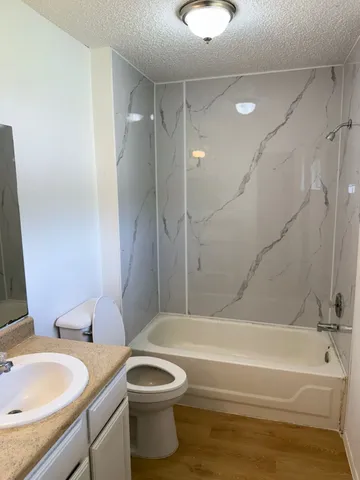 $1,025 | 812 Jefferson Avenue, Unit D, Cleveland, TX 77327