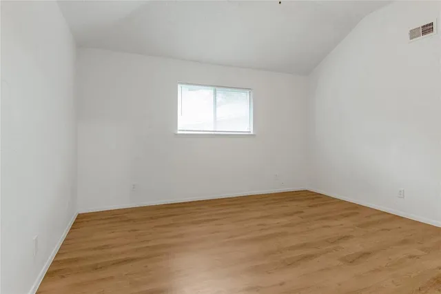 $1,025 | 812 Jefferson Avenue, Unit D, Cleveland, TX 77327