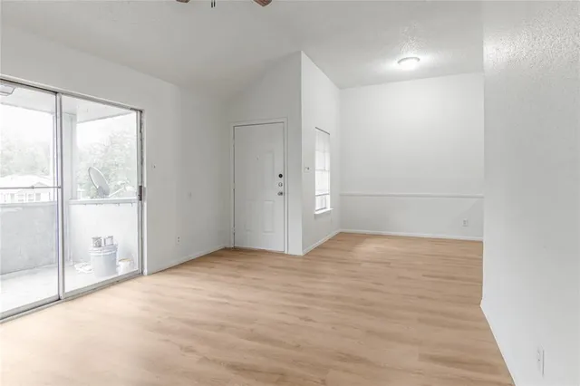 $1,025 | 812 Jefferson Avenue, Unit D, Cleveland, TX 77327