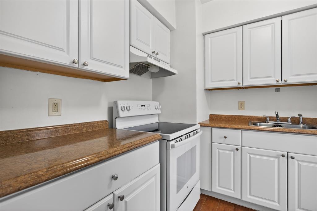 2115 Northeast 42nd Court, Unit 103 Lighthouse Point, FL 33064 - Photo 2 of 27