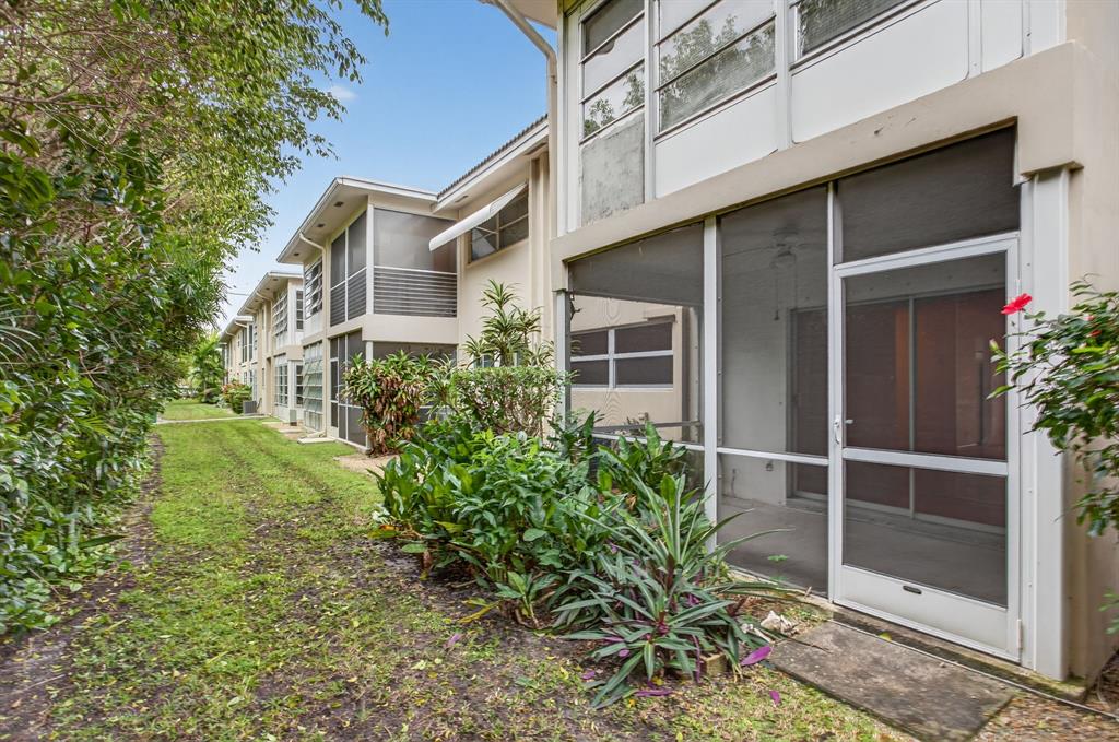 2115 Northeast 42nd Court, Unit 103 Lighthouse Point, FL 33064 - Photo 21 of 27