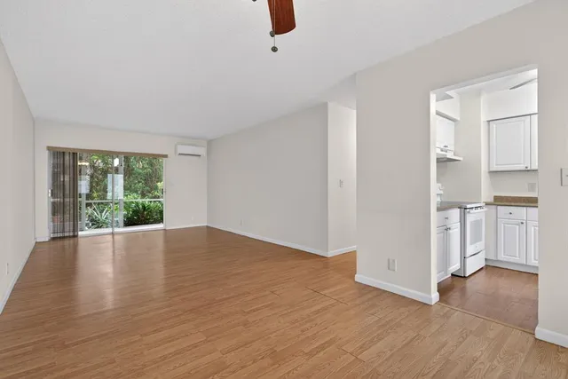 $125,000 | 2115 Northeast 42nd Court, Unit 103, Lighthouse Point, FL 33064