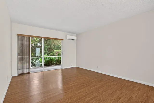 $125,000 | 2115 Northeast 42nd Court, Unit 103, Lighthouse Point, FL 33064