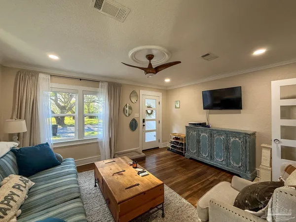 $1,900 | 224 North M Street, Pensacola, FL 32502