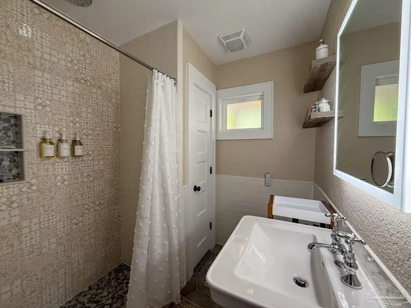 $1,900 | 224 North M Street, Pensacola, FL 32502