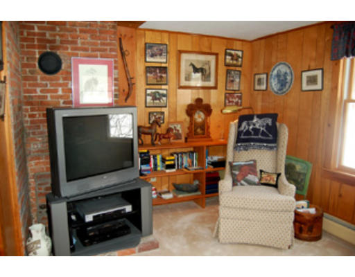 213 Upper North Row Road Sterling, MA 01564 - Photo 13 of 27 Gallery Image 13