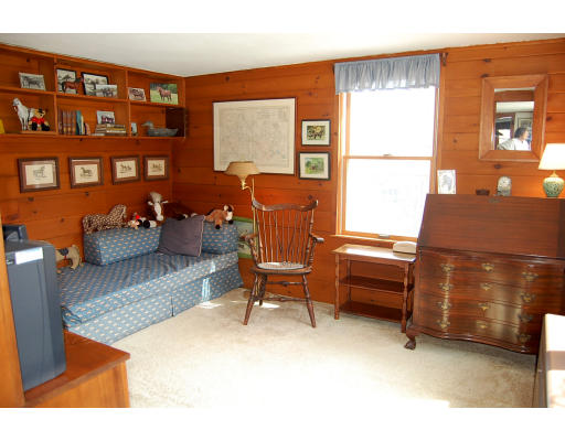 213 Upper North Row Road Sterling, MA 01564 - Photo 15 of 27 Gallery Image 15