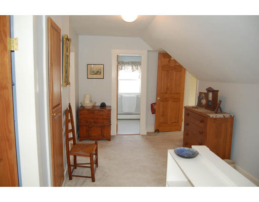 213 Upper North Row Road Sterling, MA 01564 - Photo 18 of 27 Gallery Image 18