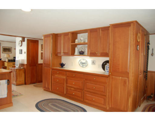 213 Upper North Row Road Sterling, MA 01564 - Photo 2 of 27 Gallery Image 2