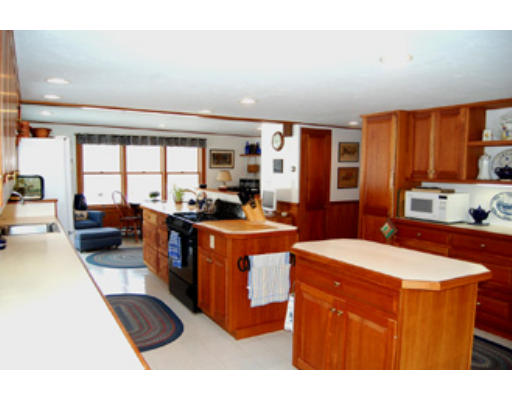 213 Upper North Row Road Sterling, MA 01564 - Photo 4 of 27 Gallery Image 4