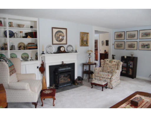 213 Upper North Row Road Sterling, MA 01564 - Photo 9 of 27 Gallery Image 9