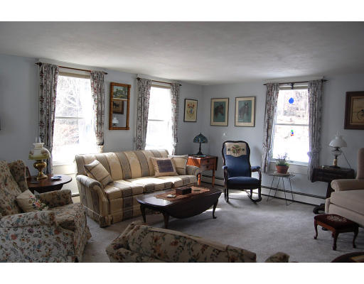 213 Upper North Row Road Sterling, MA 01564 - Photo 10 of 27 Gallery Image 10