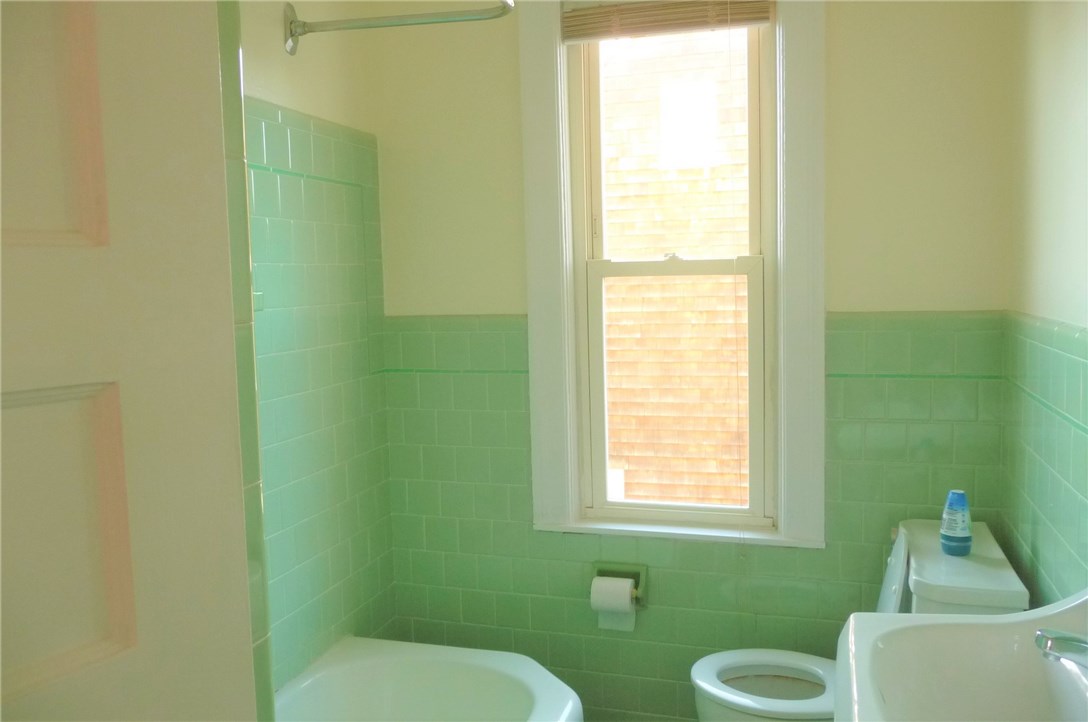 53 Strathmore Road Cranston, RI 02905 - Photo 16 of 25
