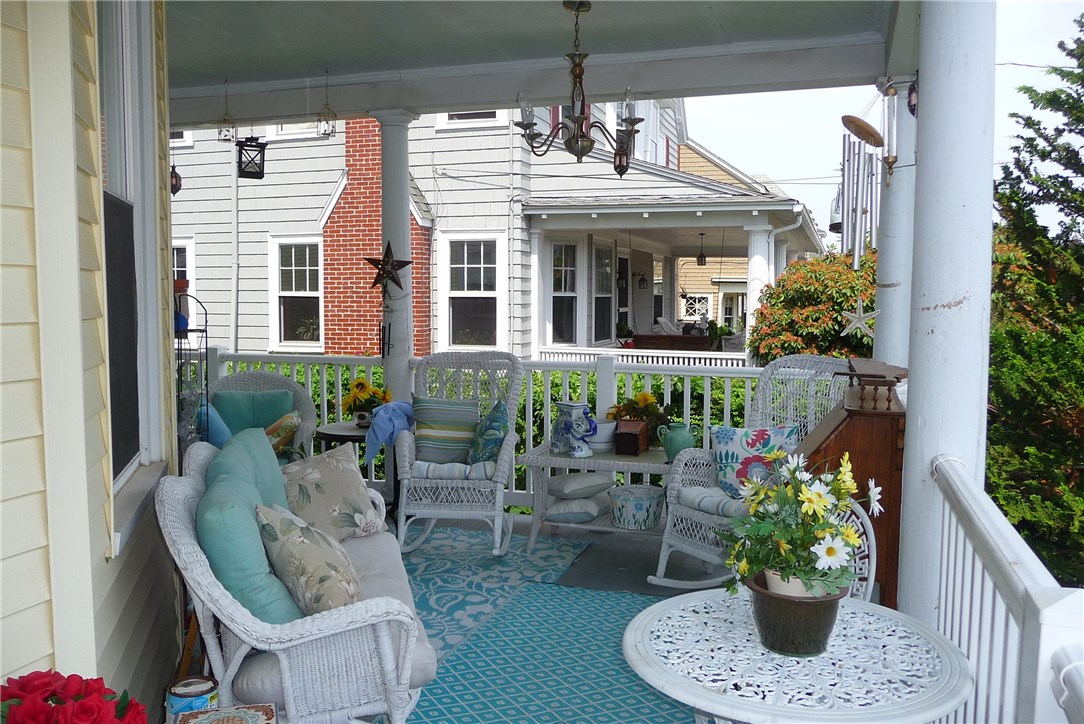 53 Strathmore Road Cranston, RI 02905 - Photo 3 of 25