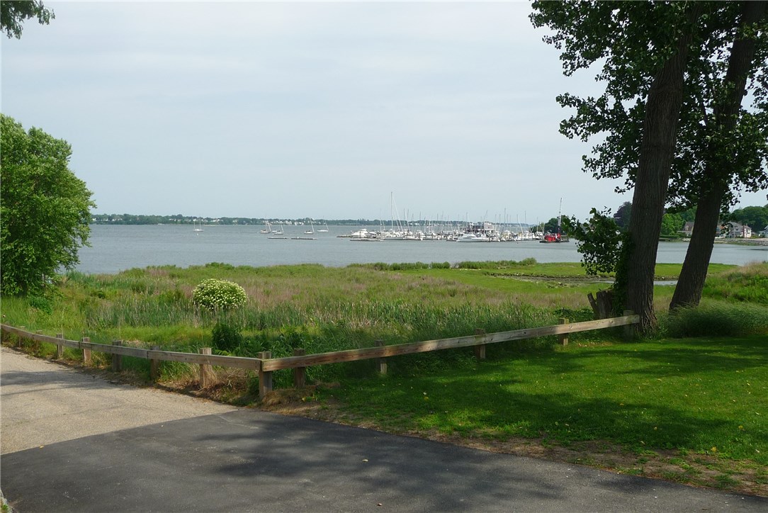 53 Strathmore Road Cranston, RI 02905 - Photo 10 of 25