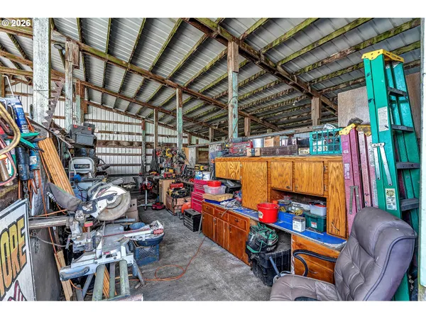 a view of a garage