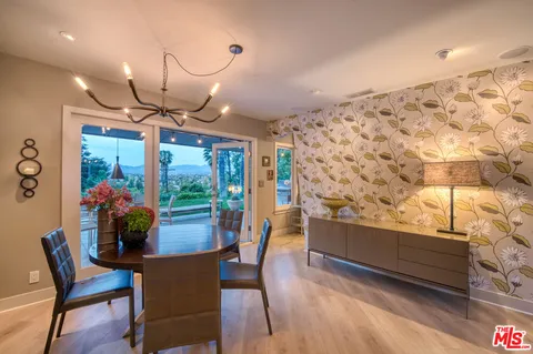 $8,500 | 3827 Rhodes Avenue, Studio City, CA 91604