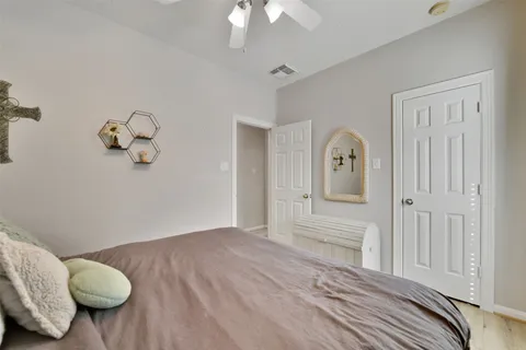 $479,000 | 4616 Chaperel Drive, Pearland, TX 77584