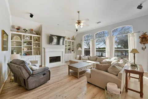 $499,000 | 4616 Chaperel Drive, Pearland, TX 77584