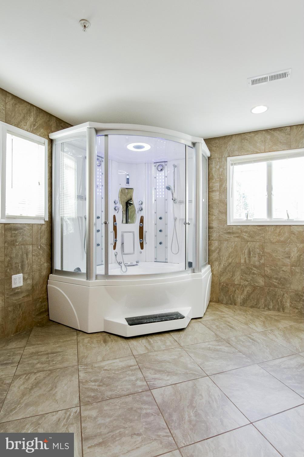12318 Charles Road Silver Spring, MD 20906 - Photo 16 of 30 Bath (Master)