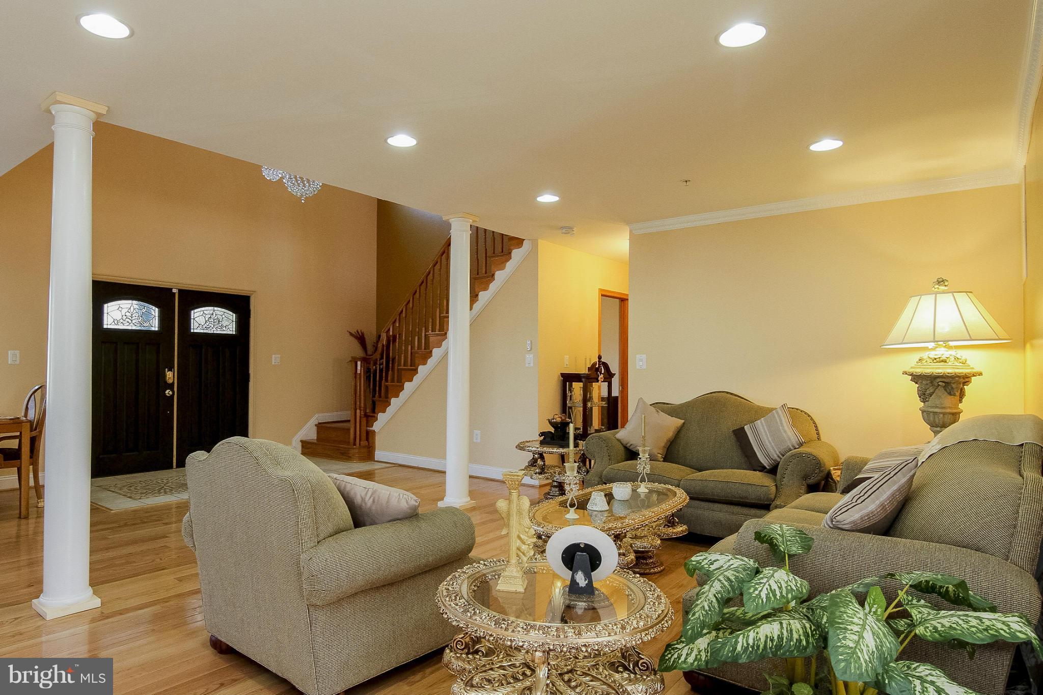 12318 Charles Road Silver Spring, MD 20906 - Photo 4 of 30 Living Room