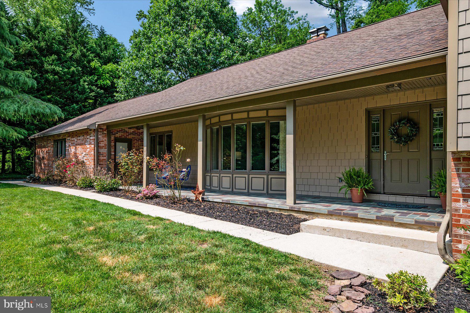 1331 Argyll Drive Arnold, MD 21012 - Photo 4 of 50 Impressive front porch