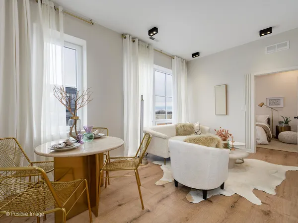 $2,600 | 2801 Thatcher Avenue, Unit 303, River Grove, IL 60171