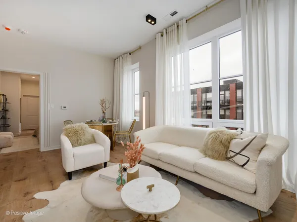 $2,600 | 2801 Thatcher Avenue, Unit 303, River Grove, IL 60171