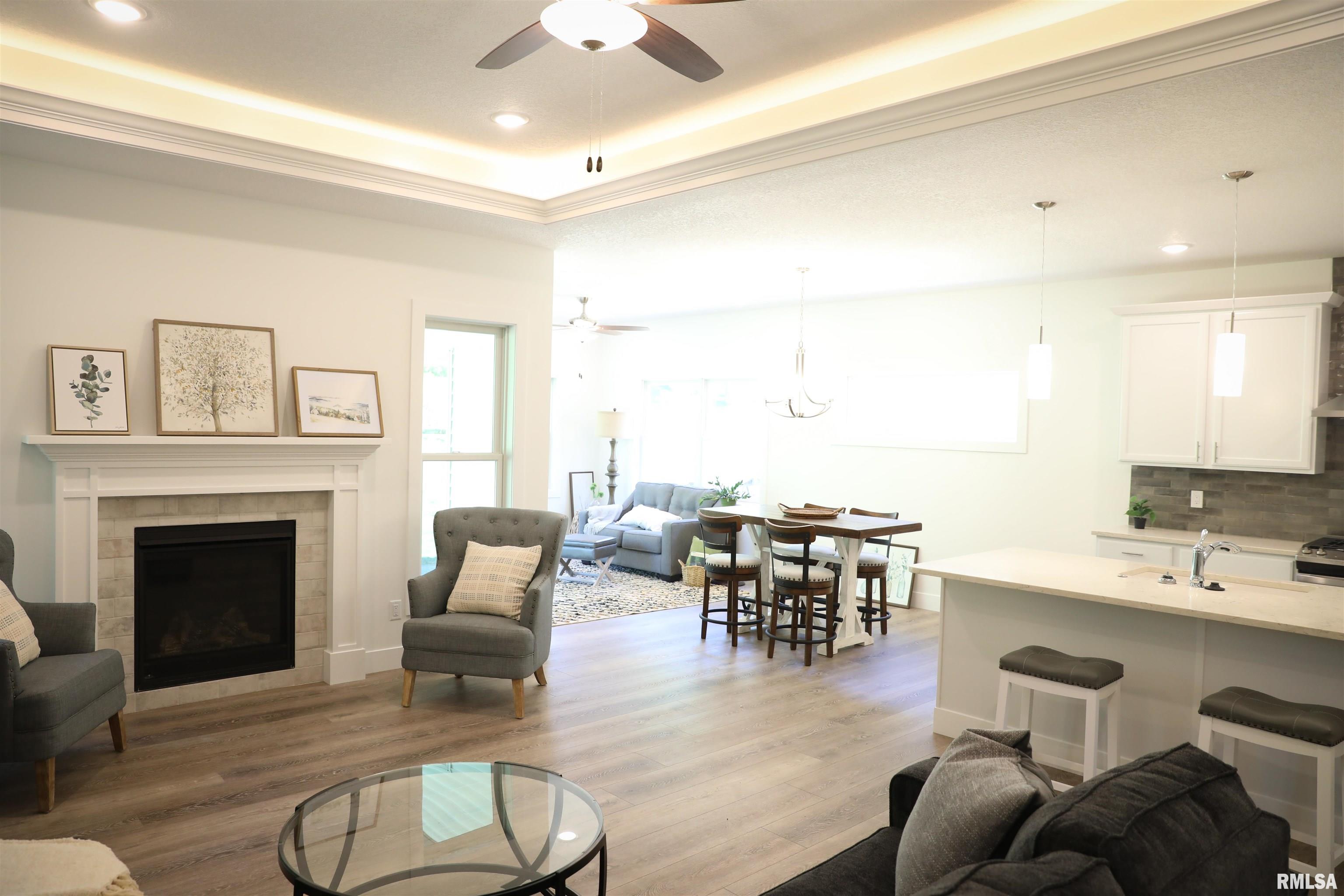 6463 Fairhaven Road Davenport, IA 52807 - Photo 8 of 20 Gallery Image 8