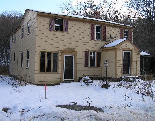 368 Oxford Road Oxford, CT 06478 - Photo 1 of 1 a front view of a house with yard