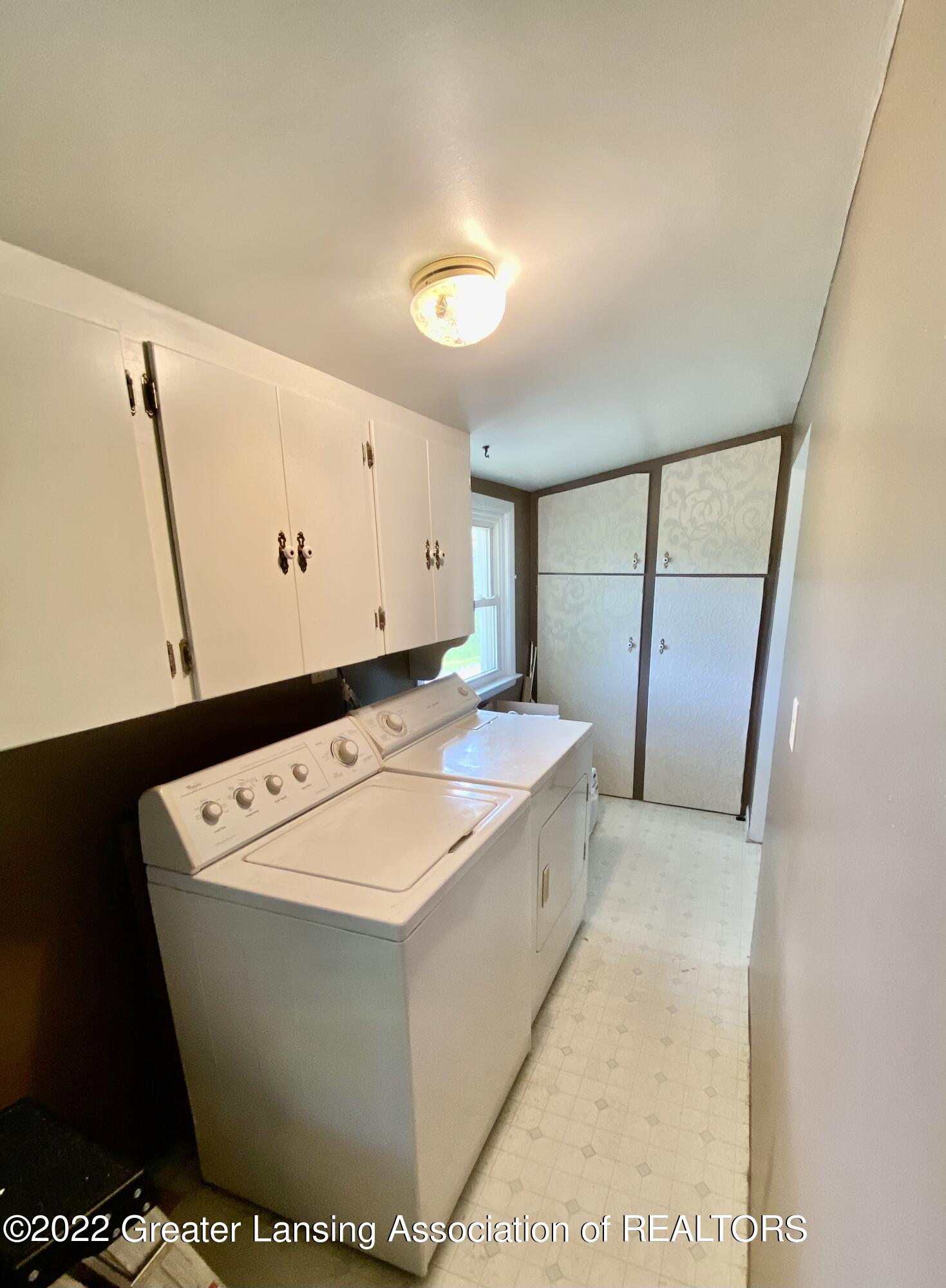 2598 North Chester Road Charlotte, MI 48813 - Photo 8 of 24 8 Main flr Laundry