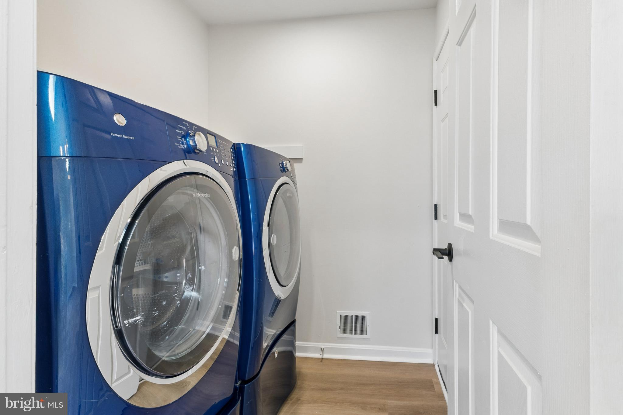 8 Lawhorn Road Stafford, VA 22554 - Photo 19 of 40 a utility room with dryer and washer