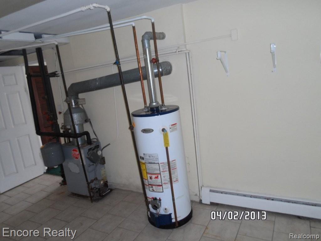 25640 Karr Road Belleville, MI 48111 - Photo 9 of 25 Picture 111.jpg