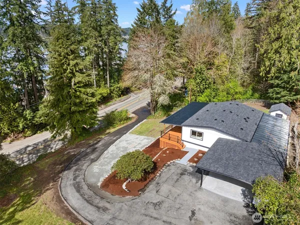 $395,000 | 18280 Highway 106, Belfair, WA 98528