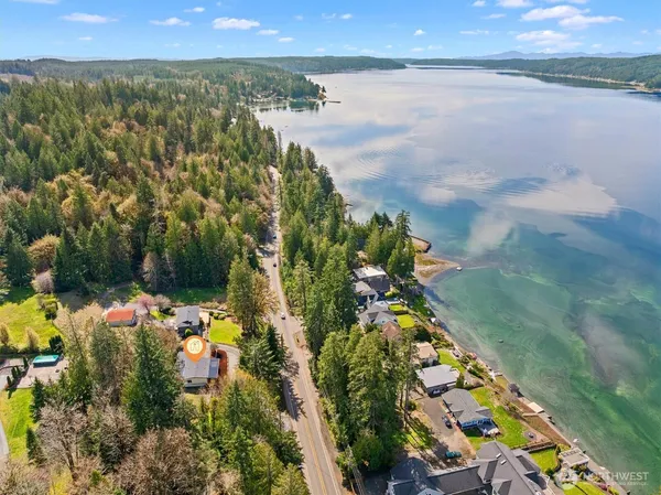 $395,000 | 18280 Highway 106, Belfair, WA 98528