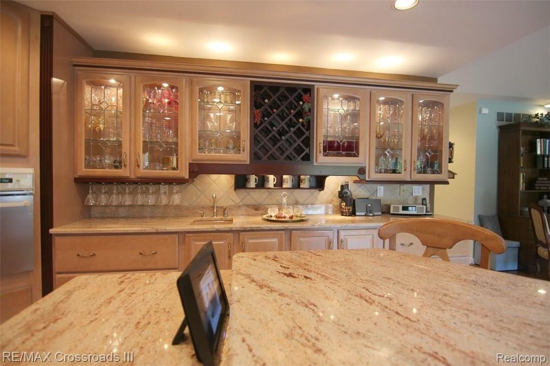 47548 Denton Road Belleville, MI 48111 - Photo 9 of 27 jDenton Rd Kitchen 5.jpg