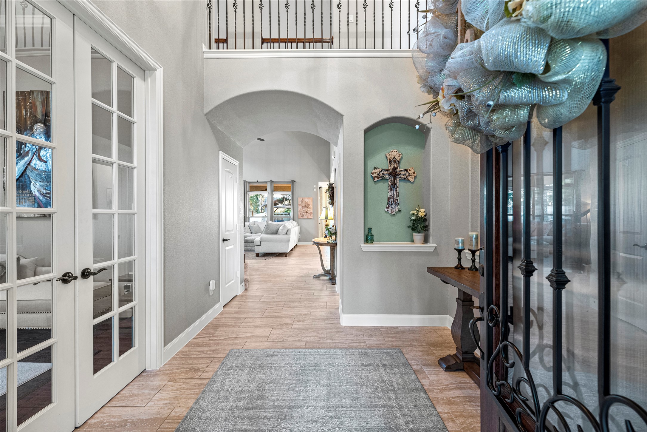 9518 Three Stone Lane Tomball, TX 77375 - Photo 9 of 33 Let's go ahead and take a look inside!