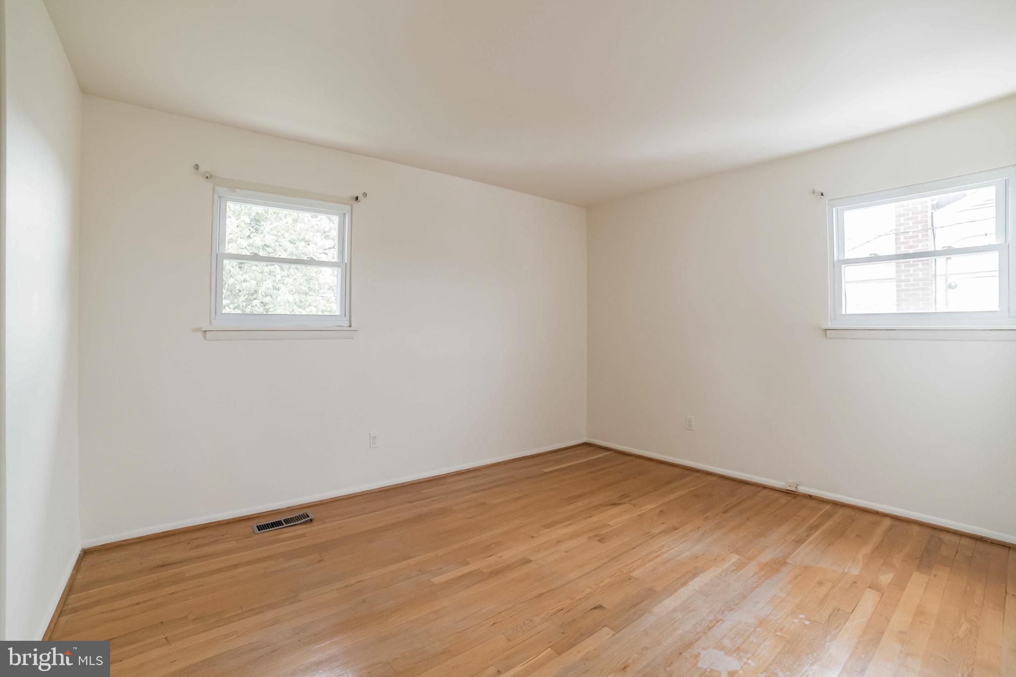 321 Holly Manor Road Baltimore, MD 21228 - Photo 11 of 24