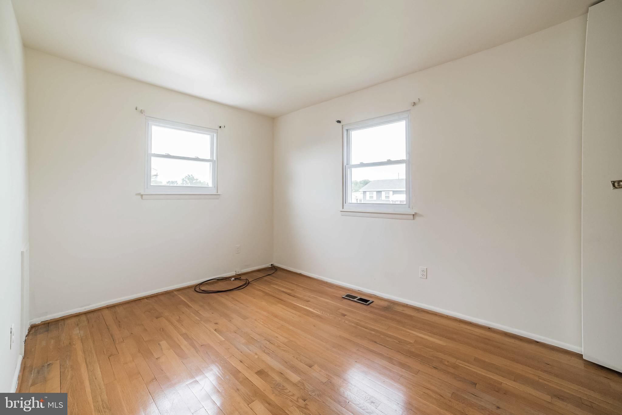 321 Holly Manor Road Baltimore, MD 21228 - Photo 16 of 24