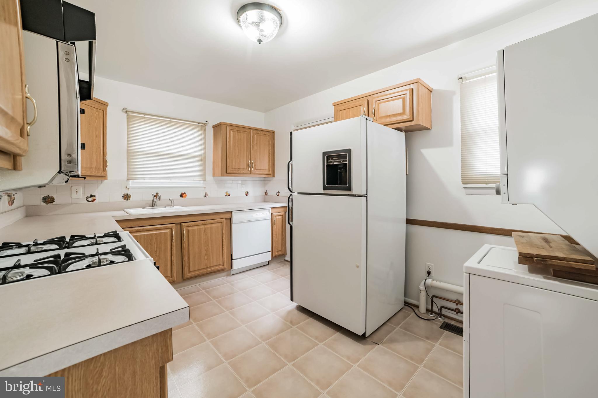 321 Holly Manor Road Baltimore, MD 21228 - Photo 9 of 24