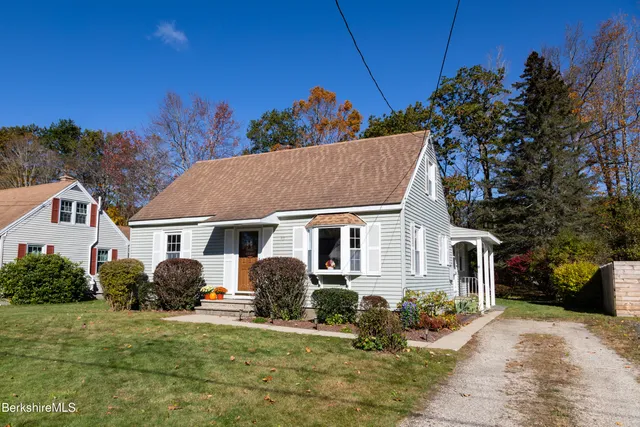 $319,900 | 67 Oak St Extension, Dalton, MA 01226